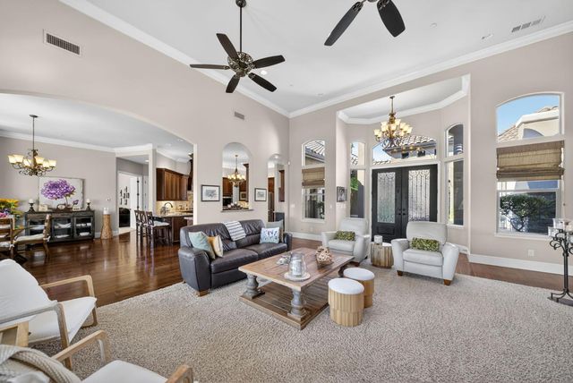 1783 E Clubhouse Drive, Fresno, CA 93730