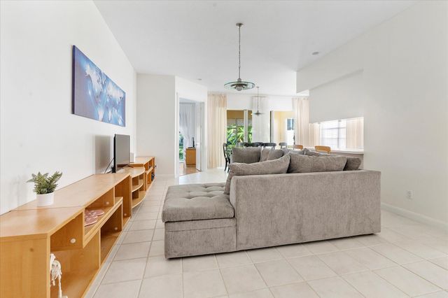 2563 James River Road, West Palm Beach, FL 33411