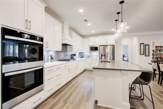 300 McQueen Way, Canton, GA 30115