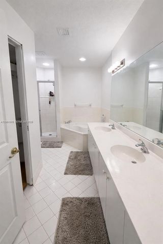 5724 NW 112th Pl 5724, Doral, FL 33178