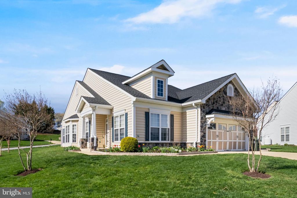 Image 1 of property listing at 131 HAWTHORNE GREENE CIR, La Plata, MD 20646