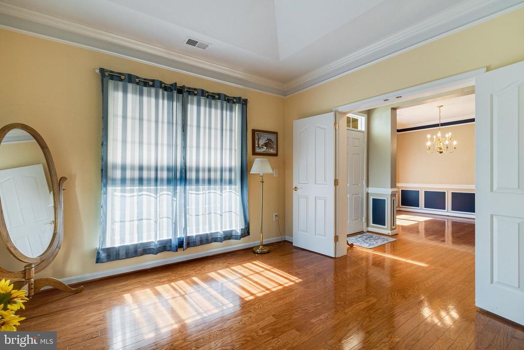 Image 11 of property listing at 131 HAWTHORNE GREENE CIR, La Plata, MD 20646