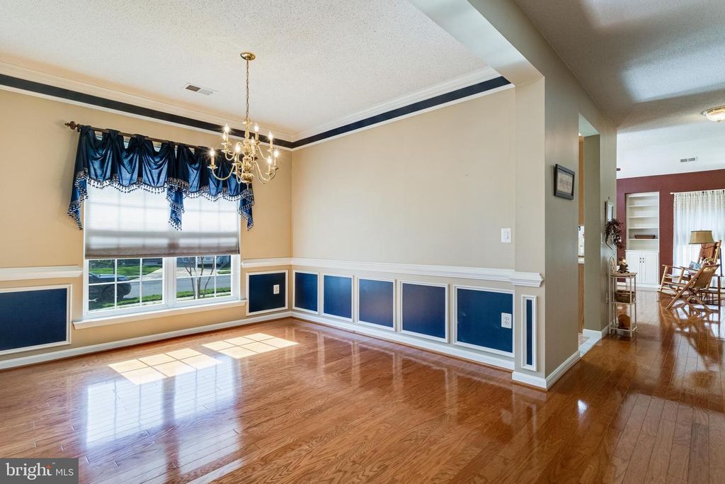 Image 14 of property listing at 131 HAWTHORNE GREENE CIR, La Plata, MD 20646