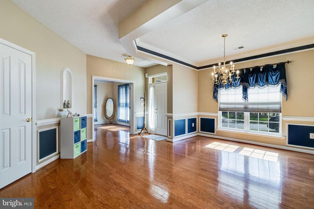 Image 15 of property listing at 131 HAWTHORNE GREENE CIR, La Plata, MD 20646