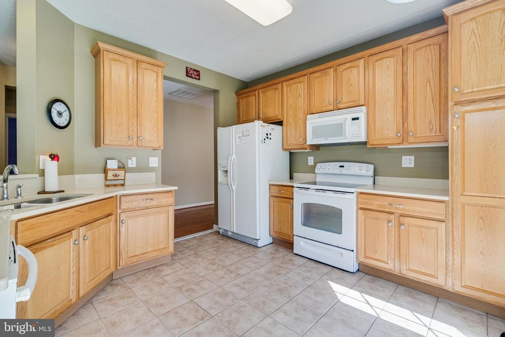 Image 26 of property listing at 131 HAWTHORNE GREENE CIR, La Plata, MD 20646