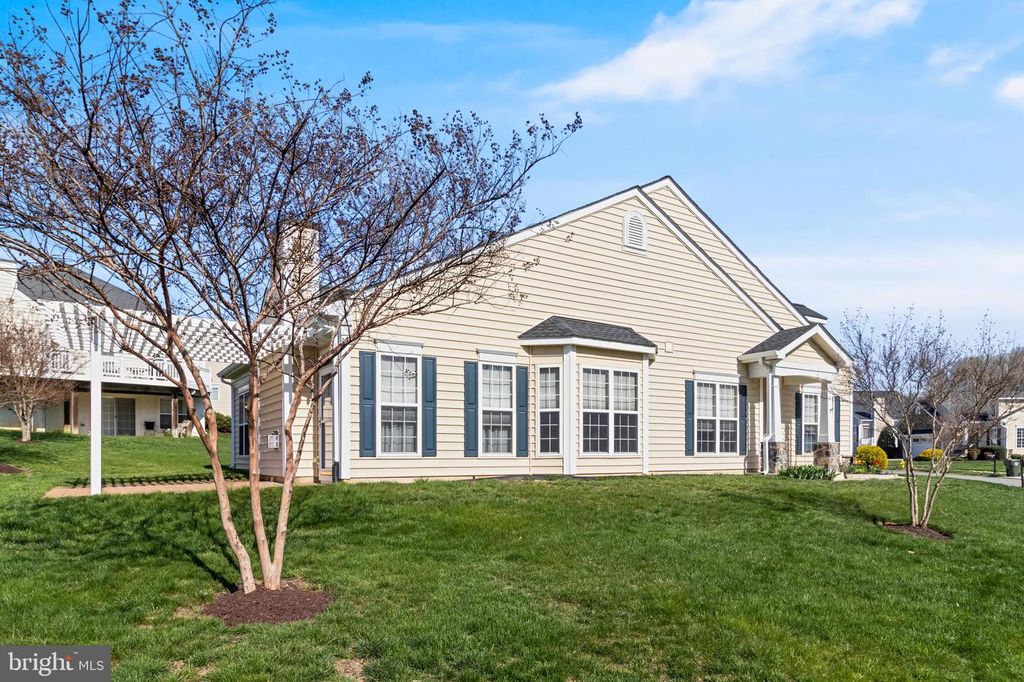 Image 5 of property listing at 131 HAWTHORNE GREENE CIR, La Plata, MD 20646