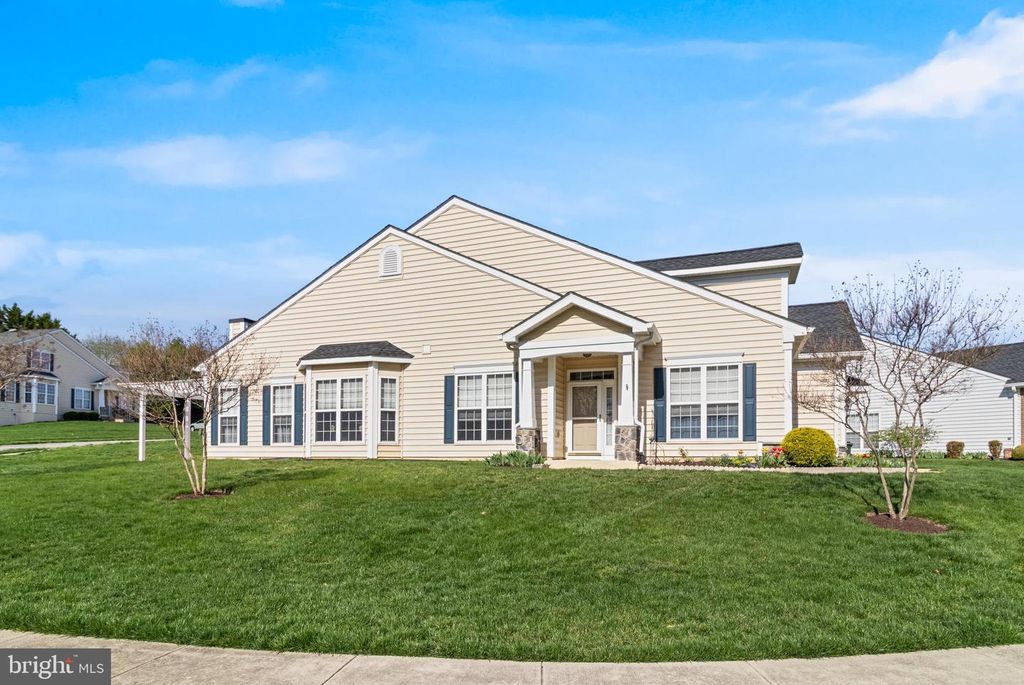 Image 7 of property listing at 131 HAWTHORNE GREENE CIR, La Plata, MD 20646