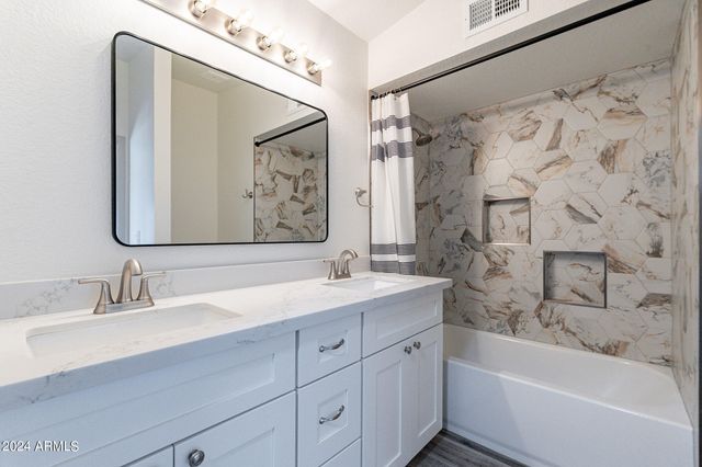 4131 E Contessa Street, Mesa, AZ 85205