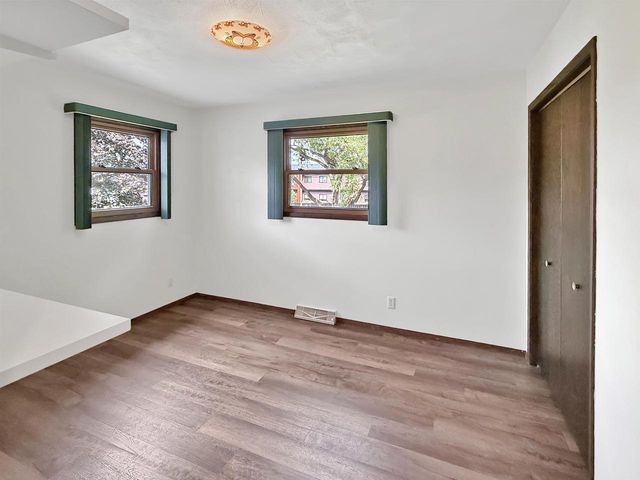 130 BARTON ROAD, Oshkosh, WI 54904