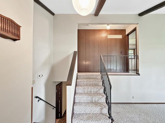 130 BARTON ROAD, Oshkosh, WI 54904