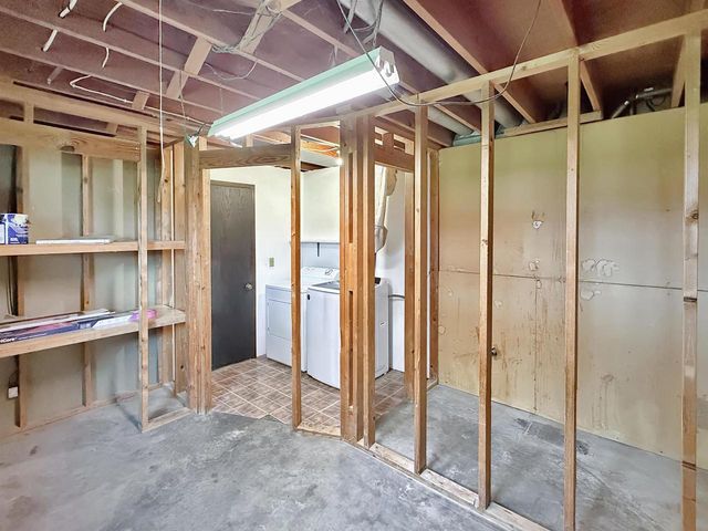 130 BARTON ROAD, Oshkosh, WI 54904