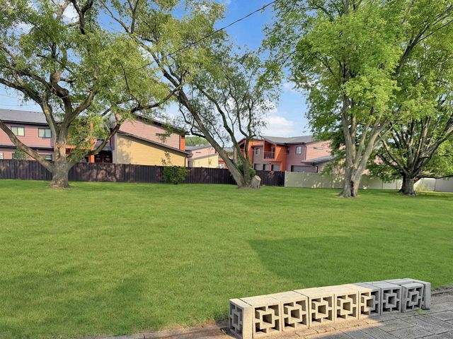 130 BARTON ROAD, Oshkosh, WI 54904