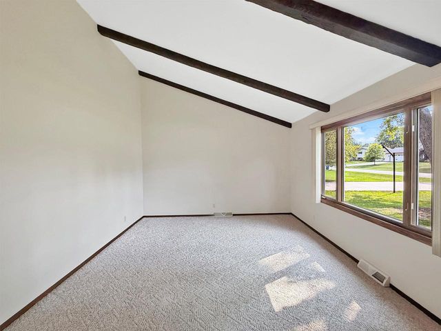 130 BARTON ROAD, Oshkosh, WI 54904