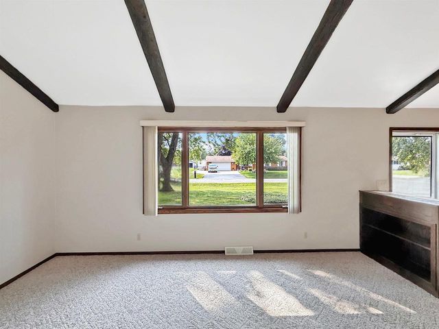 130 BARTON ROAD, Oshkosh, WI 54904