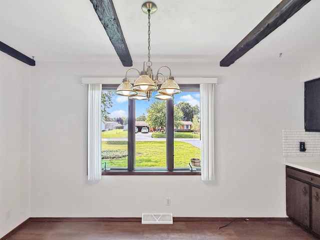 130 BARTON ROAD, Oshkosh, WI 54904