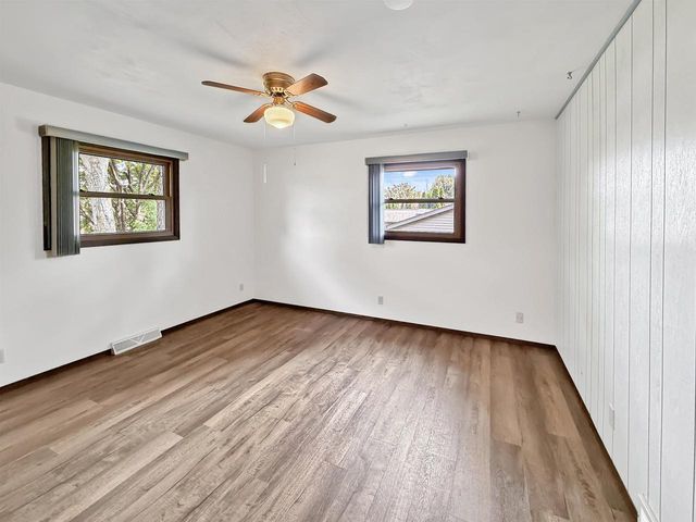 130 BARTON ROAD, Oshkosh, WI 54904