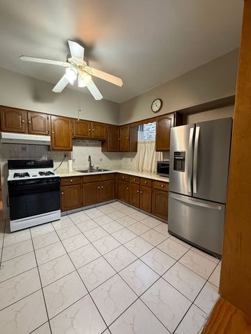 2526 W Gunnison Street 2, Chicago, IL 60625