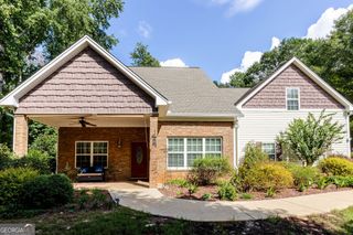445 Tuxedo Drive, Commerce, GA 30530