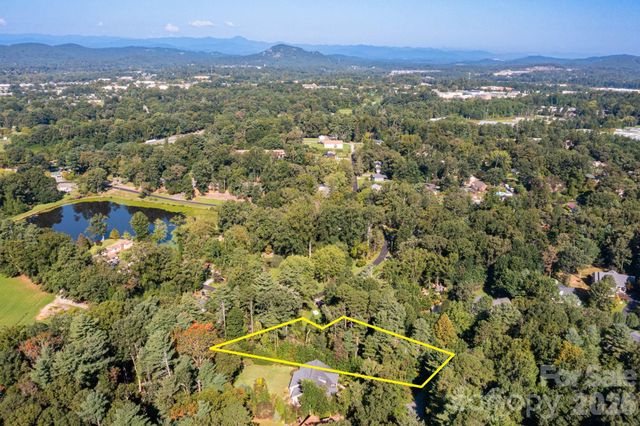 246 Classic Oaks Circle 10, Hendersonville, NC 28792