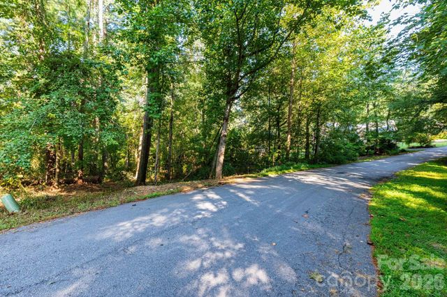 246 Classic Oaks Circle 10, Hendersonville, NC 28792