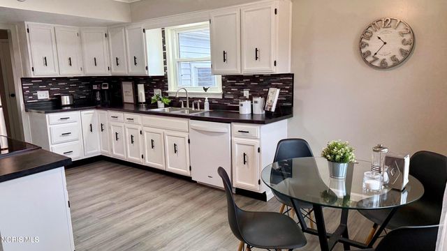 5043 Barton Place, Sylvania, OH 43560