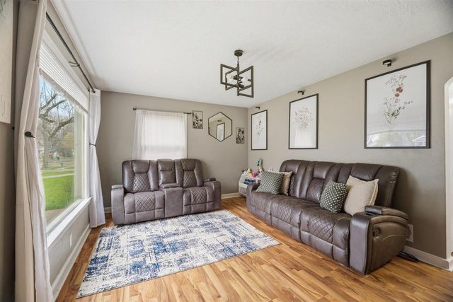 1513 N SUPERIOR STREET, Appleton, WI 54911