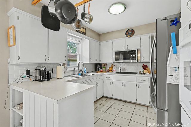 3421 Senora Avenue, Grand Rapids, MI 49508