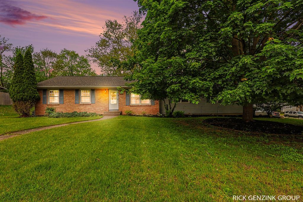 3421 Senora Avenue, Grand Rapids, MI 49508