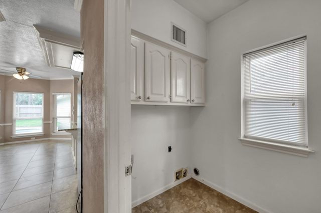 3131 Emerald Grove Drive, Kingwood, TX 77345