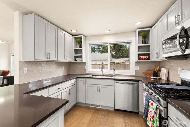 9802 117th Place NE, Kirkland, WA 98033