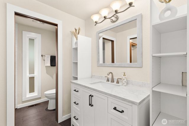 9802 117th Place NE, Kirkland, WA 98033