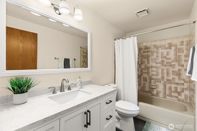 9802 117th Place NE, Kirkland, WA 98033