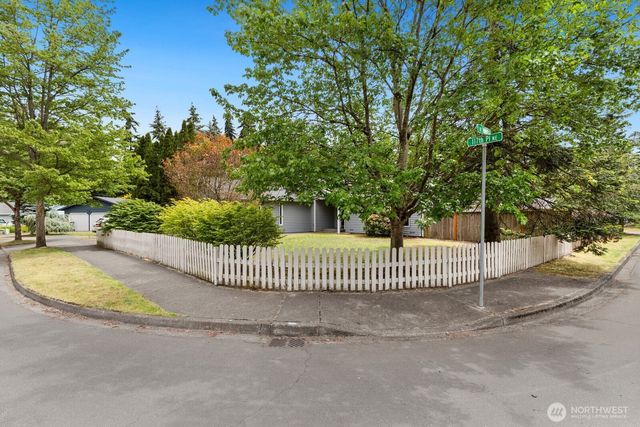 9802 117th Place NE, Kirkland, WA 98033