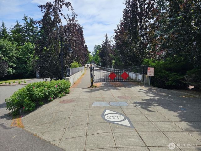 9802 117th Place NE, Kirkland, WA 98033