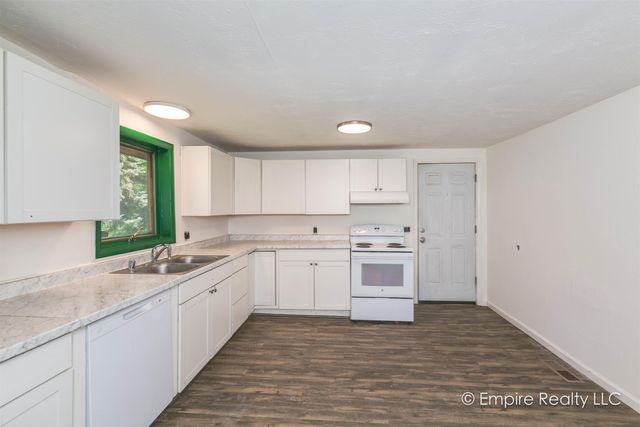 982 CLEAR STREET, North Pole, AK 99705