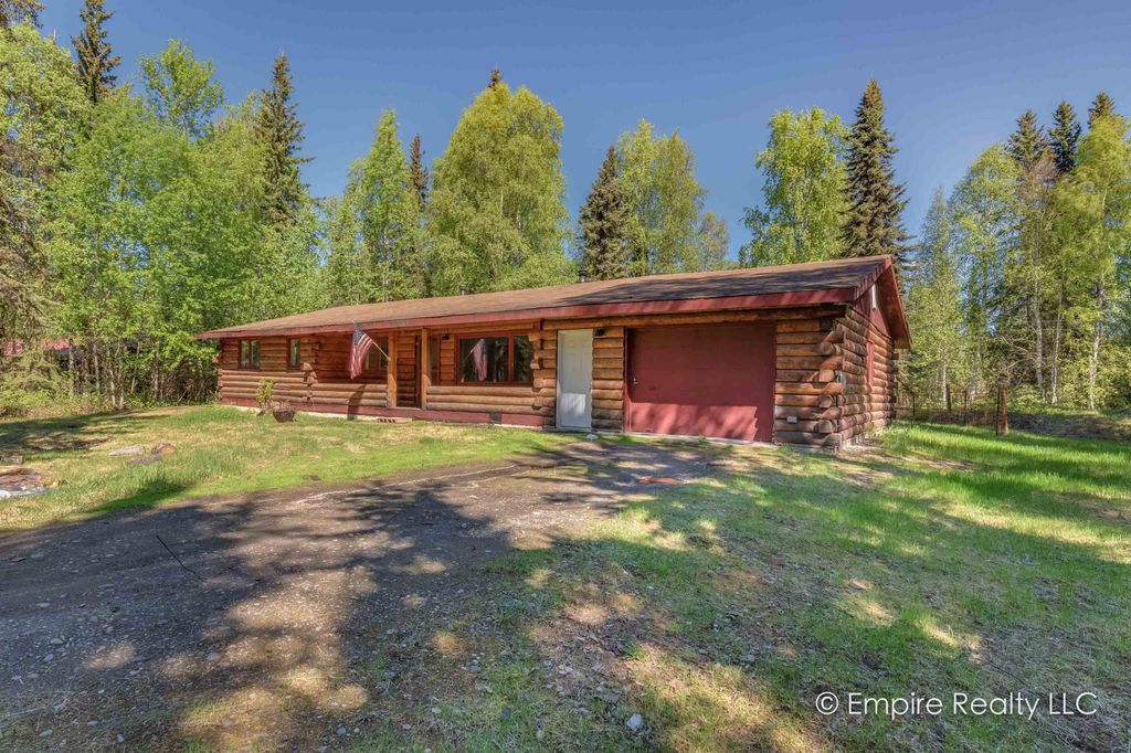 982 CLEAR STREET, North Pole, AK 99705