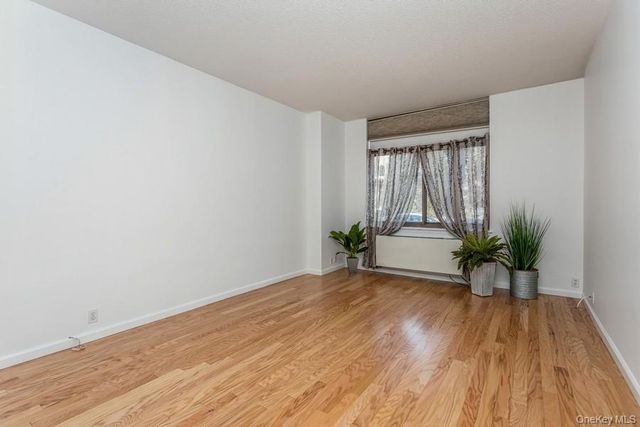 35 N Chatsworth Avenue 1J, Larchmont, NY 10538