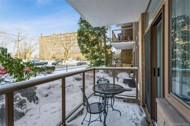 35 N Chatsworth Avenue 1J, Larchmont, NY 10538