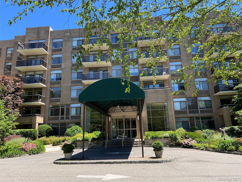 35 N Chatsworth Avenue 1J, Larchmont, NY 10538