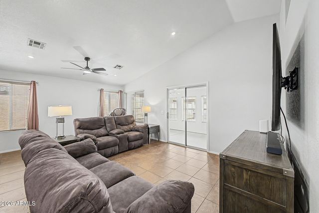 6735 E MELROSE Street, Mesa, AZ 85215