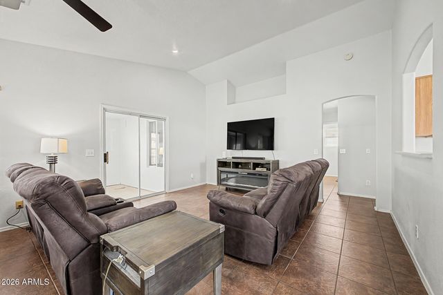6735 E MELROSE Street, Mesa, AZ 85215
