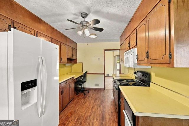 3020 Laura Lane, Lithia Springs, GA 30122