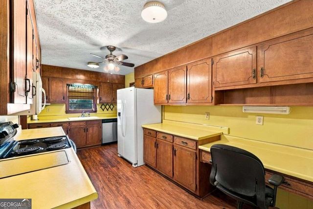 3020 Laura Lane, Lithia Springs, GA 30122