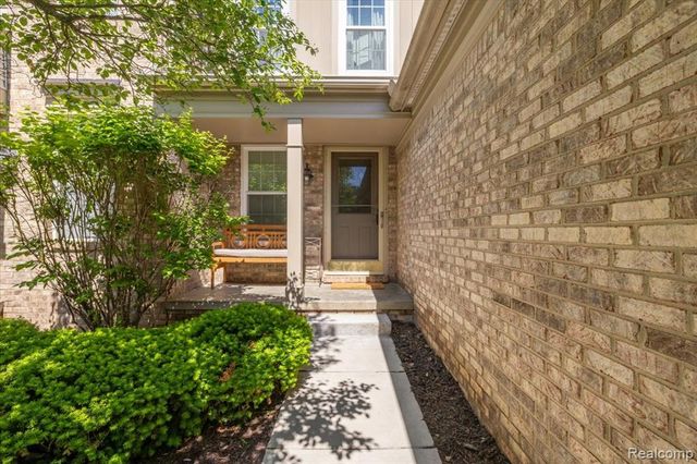 4472 Hunters Circle, Canton, MI 48188