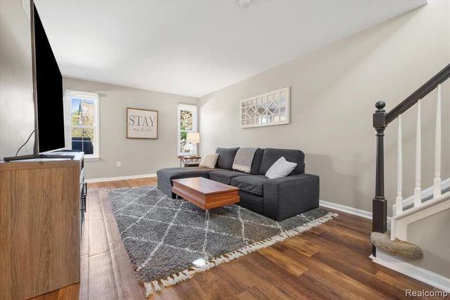 4472 Hunters Circle, Canton, MI 48188