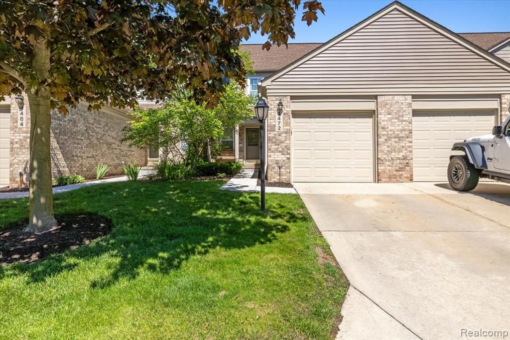 4472 Hunters Circle, Canton, MI 48188
