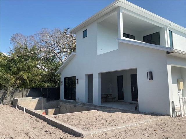 1009 29th AVE N, Naples, FL 34103