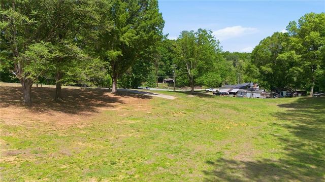 7142 Bonanza Drive, Kernersville, NC 27284