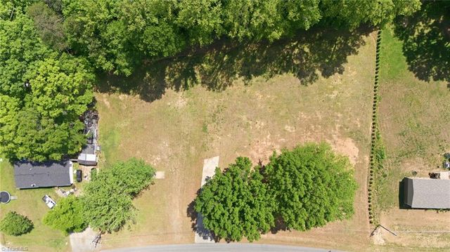 7142 Bonanza Drive, Kernersville, NC 27284