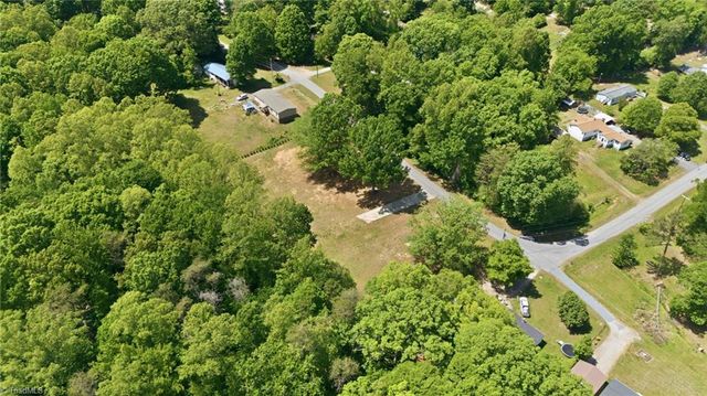 7142 Bonanza Drive, Kernersville, NC 27284